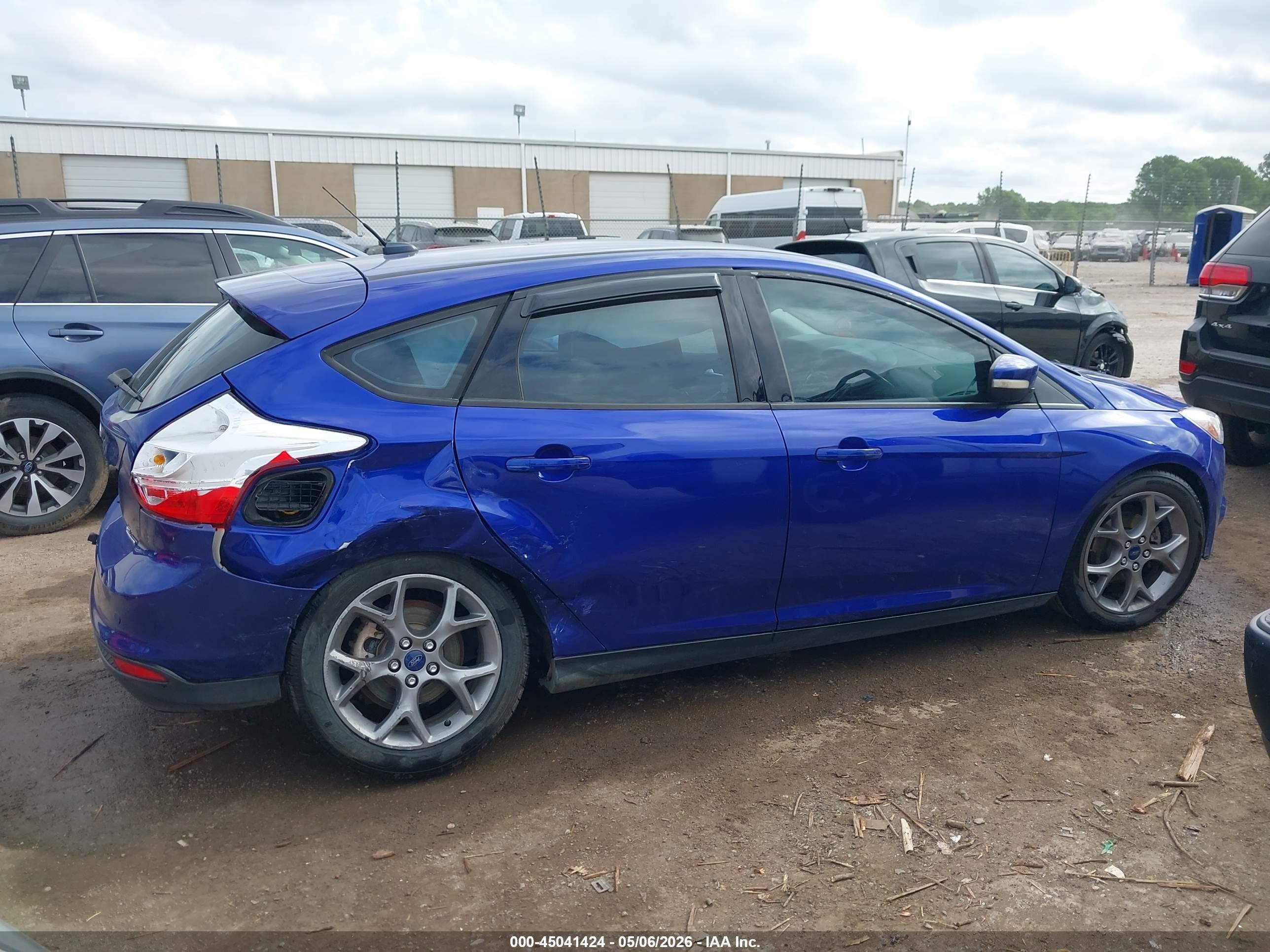 2014 Ford Focus Se Blue vin: 1FADP3K24EL276092
