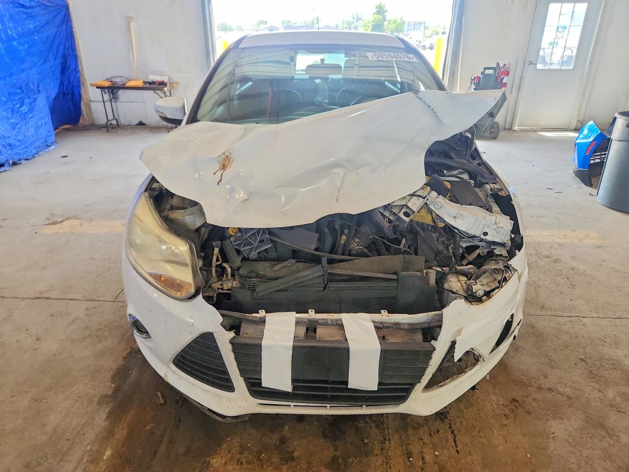 2014 Ford Focus White vin: 1FADP3K24EL286413