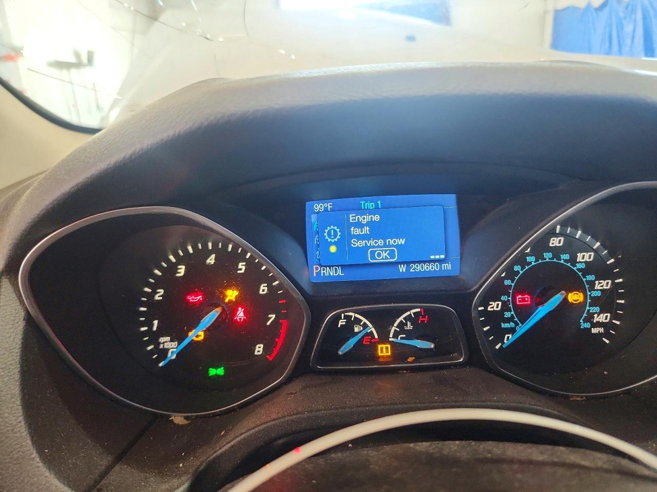 2014 Ford Focus White vin: 1FADP3K24EL286413