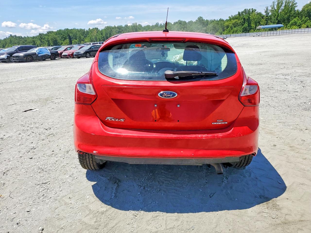 2014 Ford Focus Se Red vin: 1FADP3K24EL287013