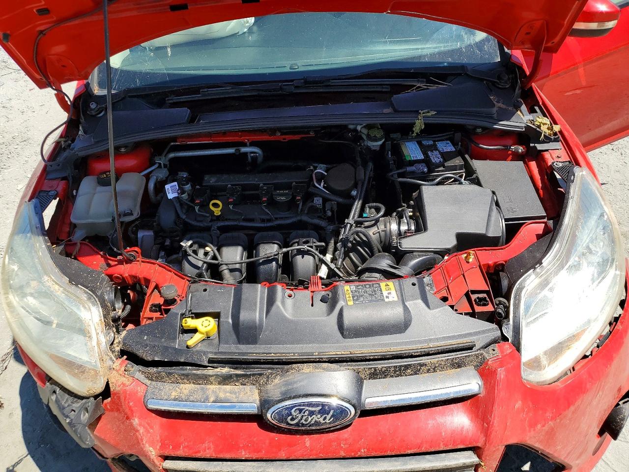 2014 Ford Focus Se Red vin: 1FADP3K24EL287013