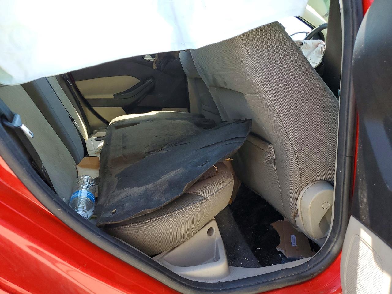 2014 Ford Focus Se Red vin: 1FADP3K24EL287013