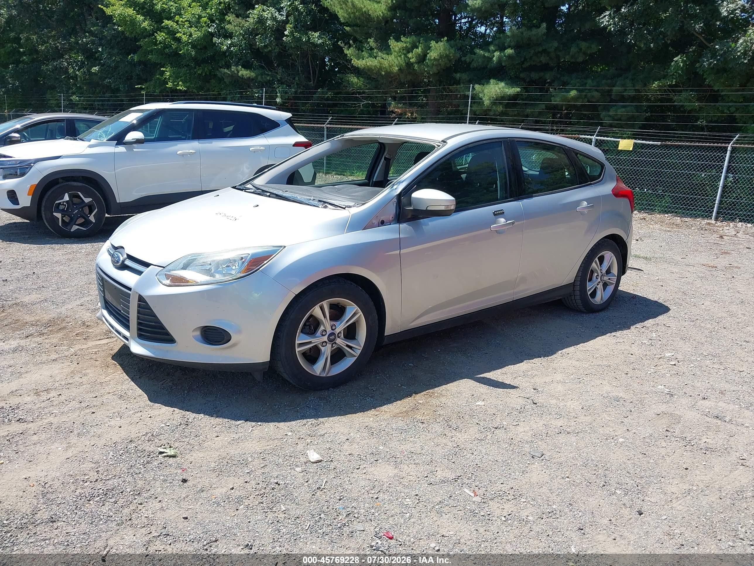 2014 Ford Focus Se Silver vin: 1FADP3K24EL294947