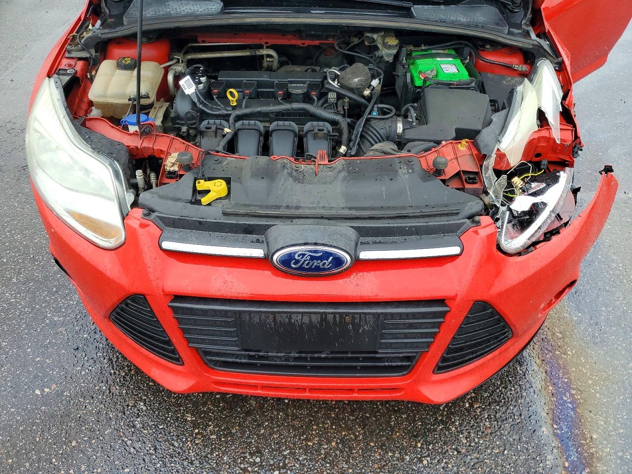 2014 Ford Focus Se Red vin: 1FADP3K24EL295421