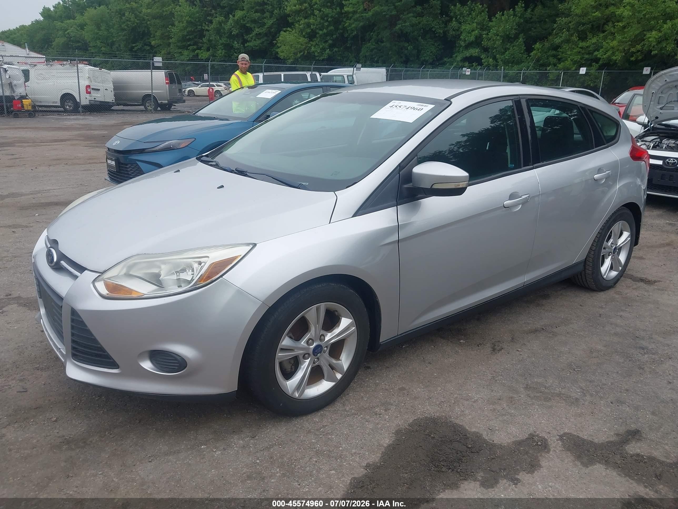 2014 Ford Focus Se Серебряный vin: 1FADP3K24EL304778