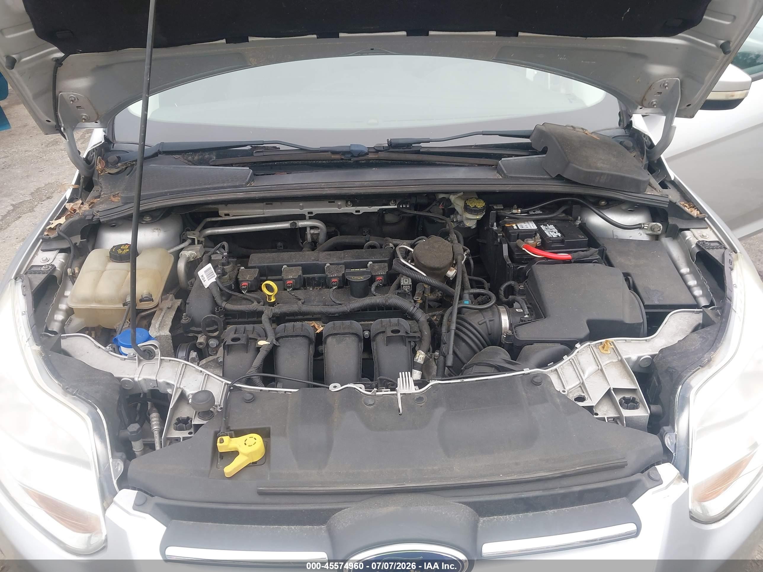 2014 Ford Focus Se Серебряный vin: 1FADP3K24EL304778