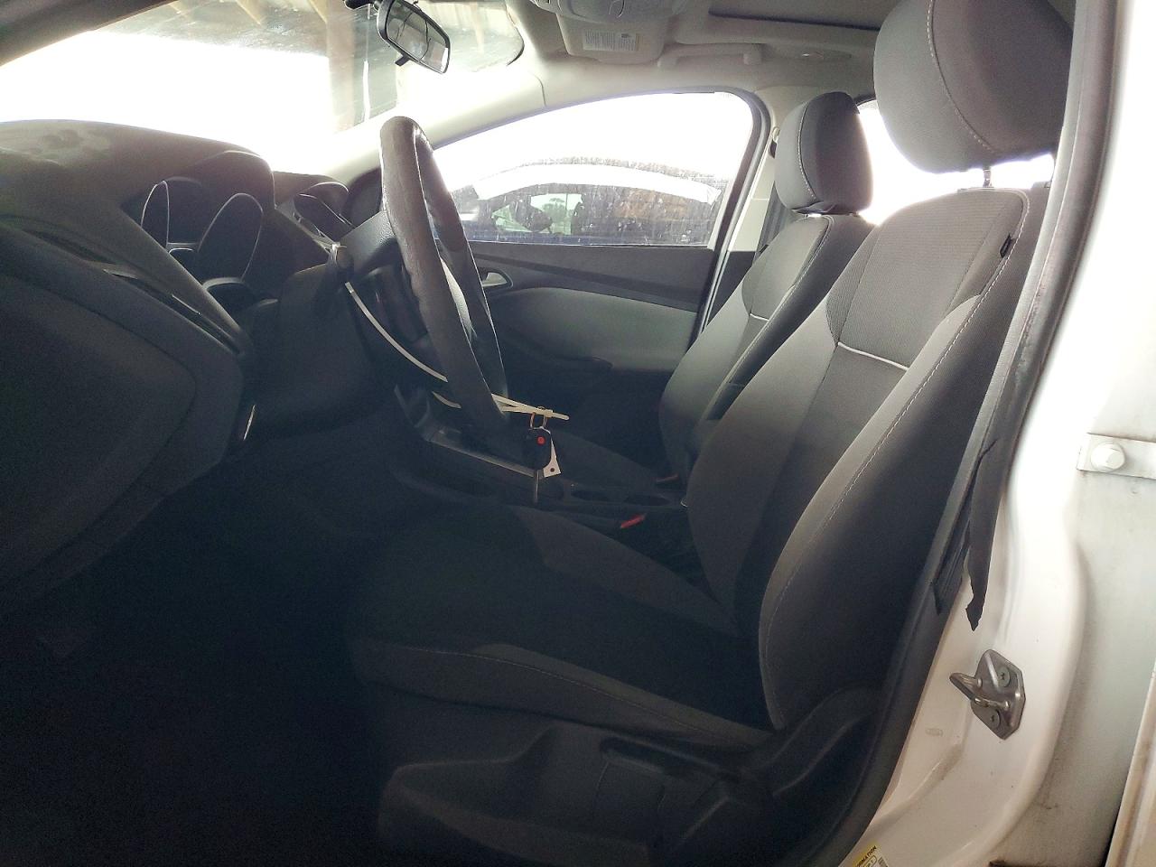 2014 Ford Focus Se White vin: 1FADP3K24EL322438