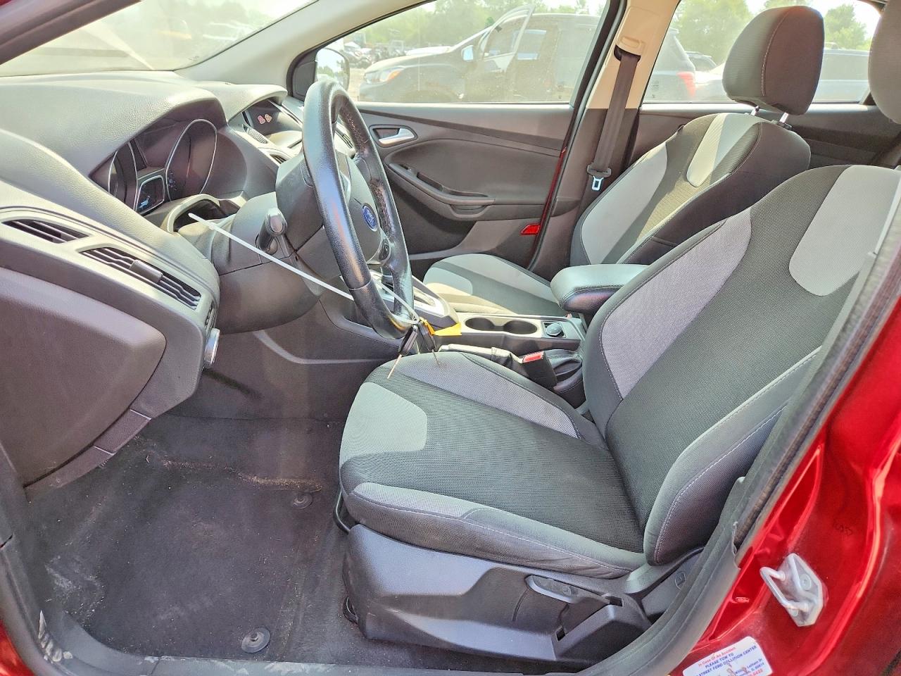 2014 Ford Focus Se Red vin: 1FADP3K24EL369923