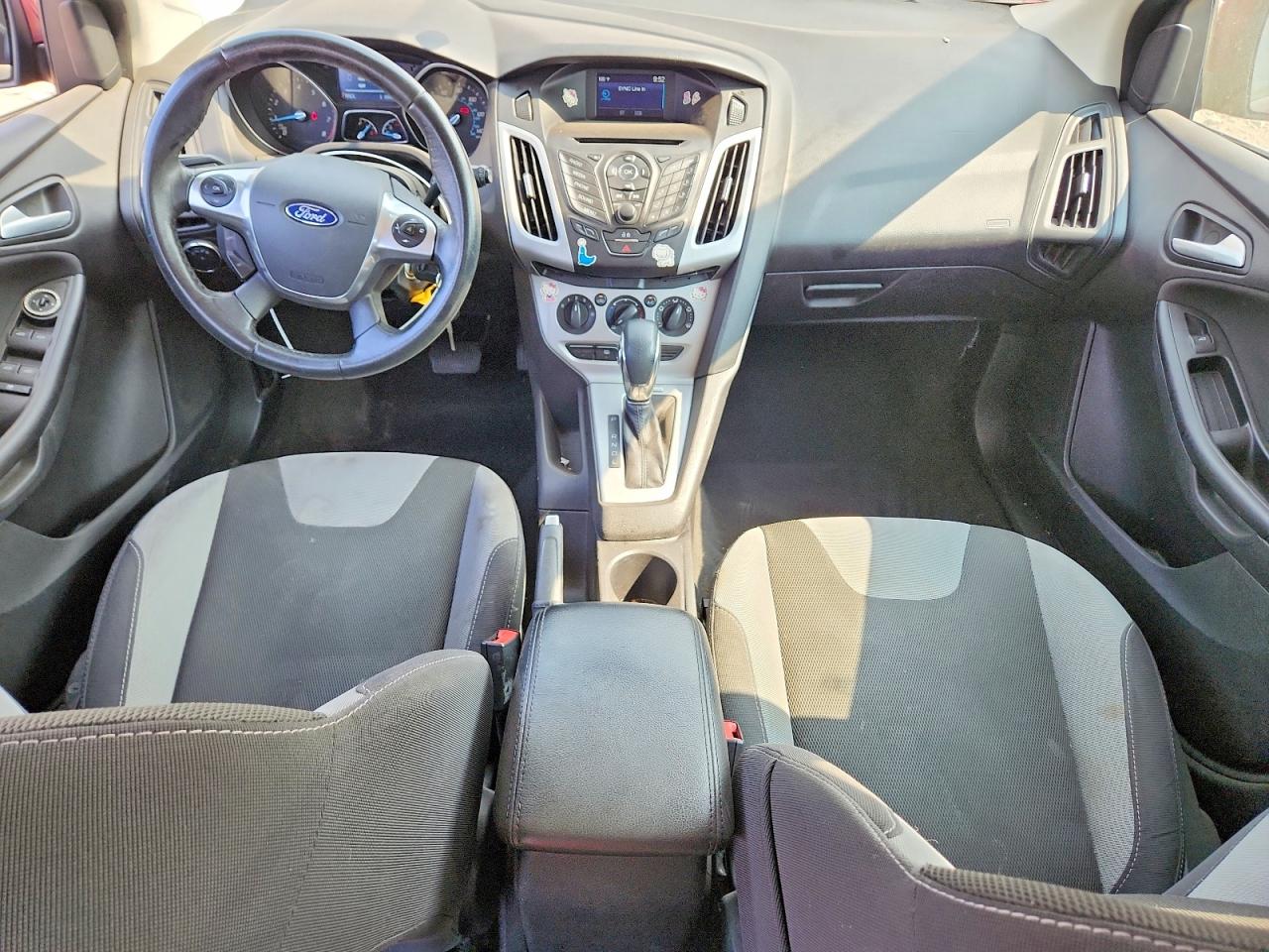 2014 Ford Focus Se Red vin: 1FADP3K24EL369923