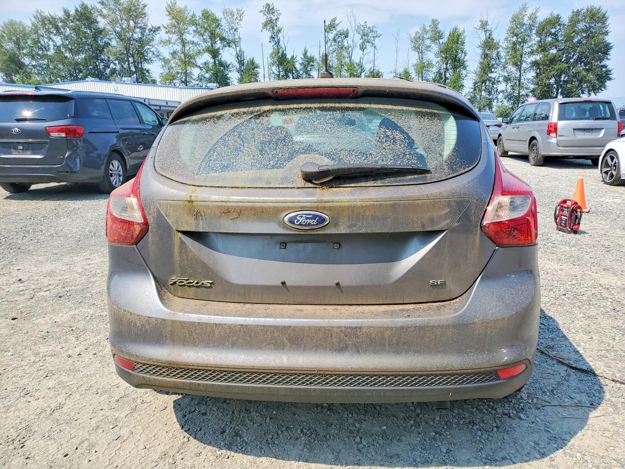 2014 Ford Focus Se Gray vin: 1FADP3K24EL382946