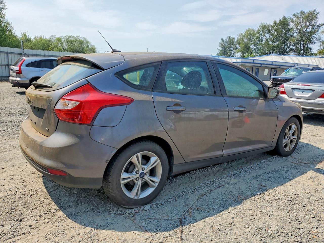 2014 Ford Focus Se Gray vin: 1FADP3K24EL382946