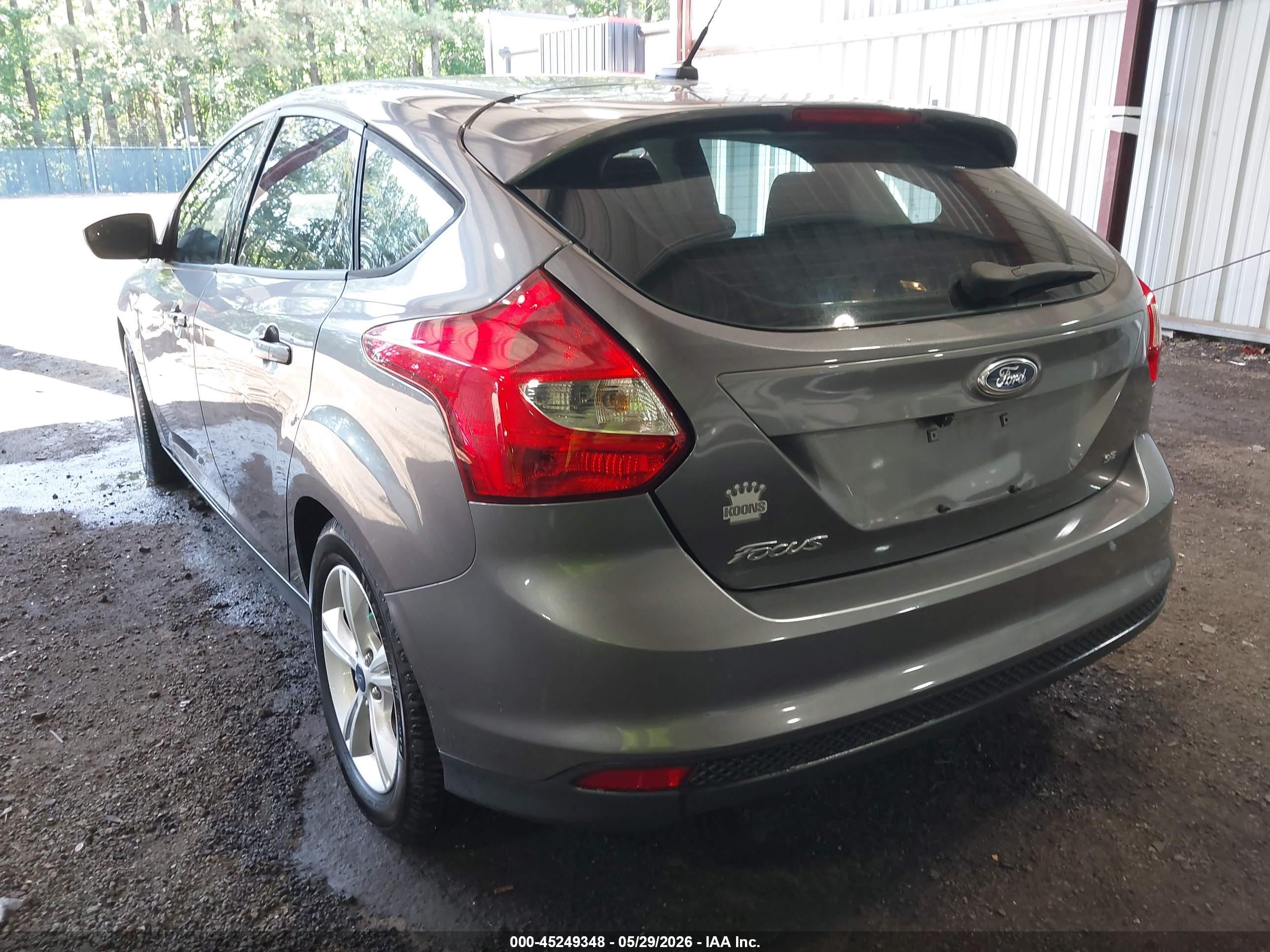 2014 Ford Focus Se Blue vin: 1FADP3K24EL396734