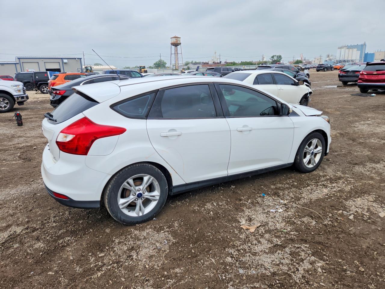 2014 Ford Focus Se White vin: 1FADP3K24EL400250