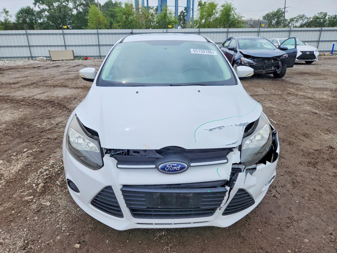 2014 Ford Focus Se White vin: 1FADP3K24EL400250