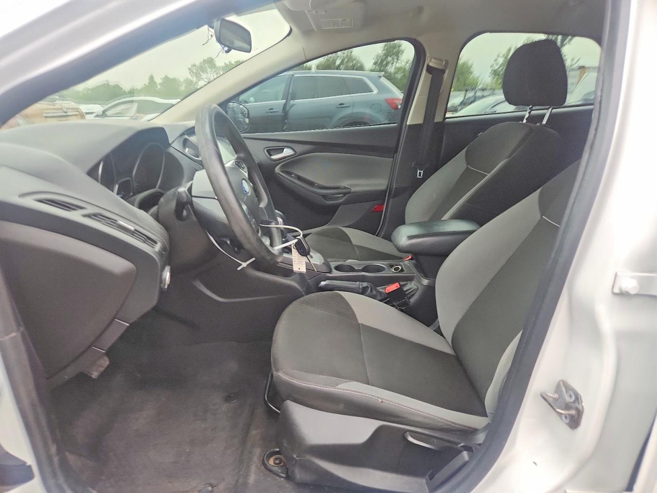 2014 Ford Focus Se White vin: 1FADP3K24EL400250
