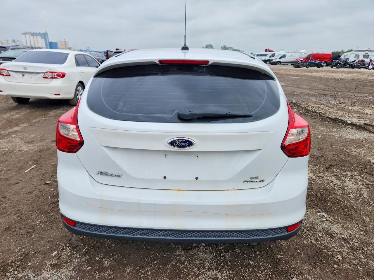 2014 Ford Focus Se White vin: 1FADP3K24EL400250
