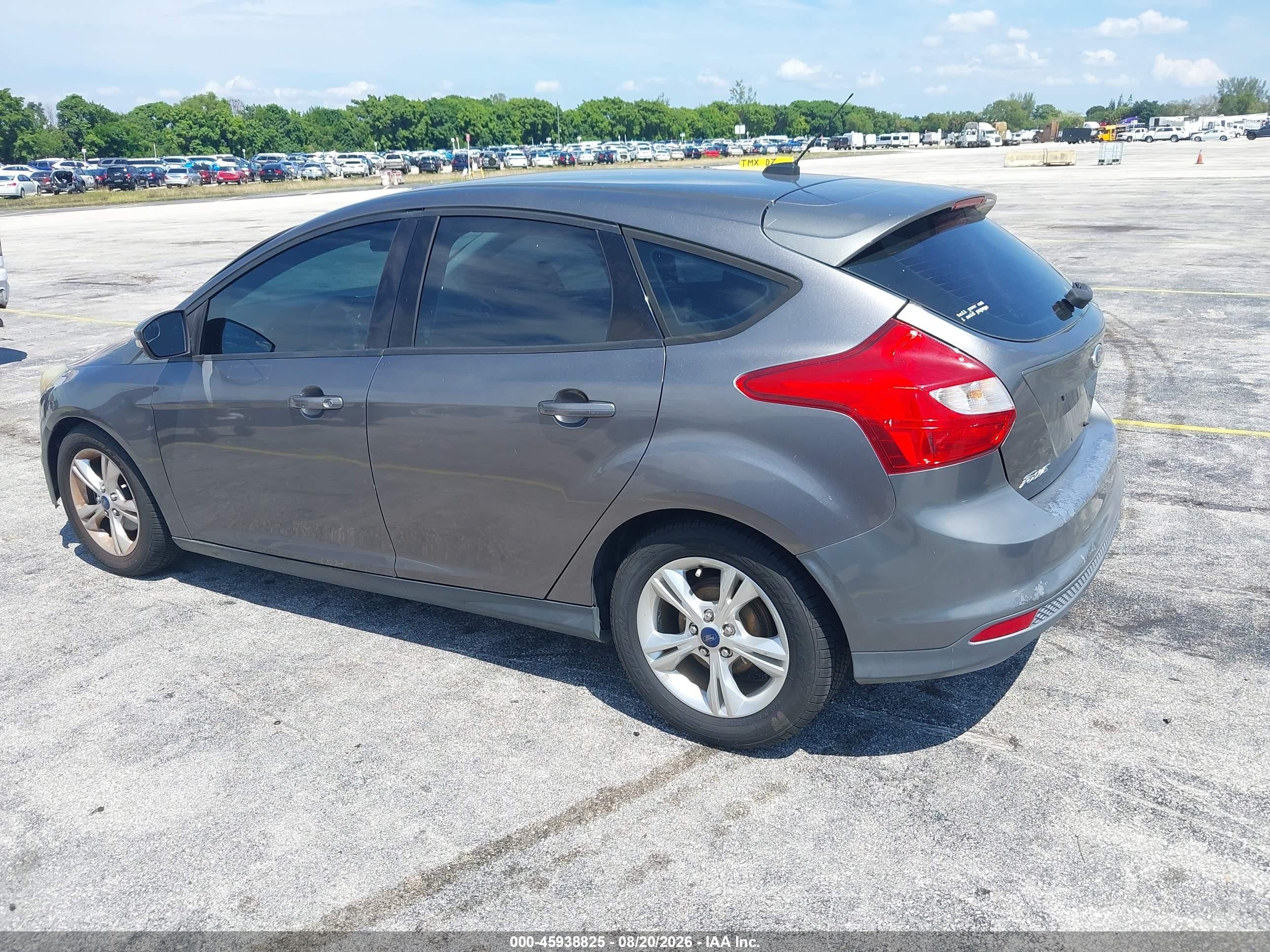 2014 Ford Focus Se Gray vin: 1FADP3K24EL400913