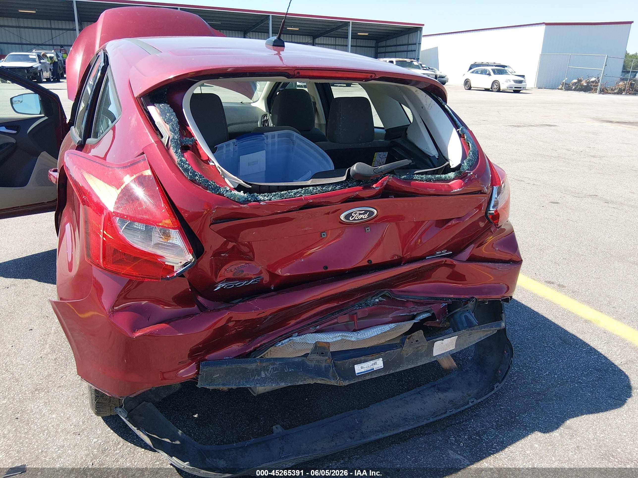 2014 Ford Focus Se Red vin: 1FADP3K24EL416576