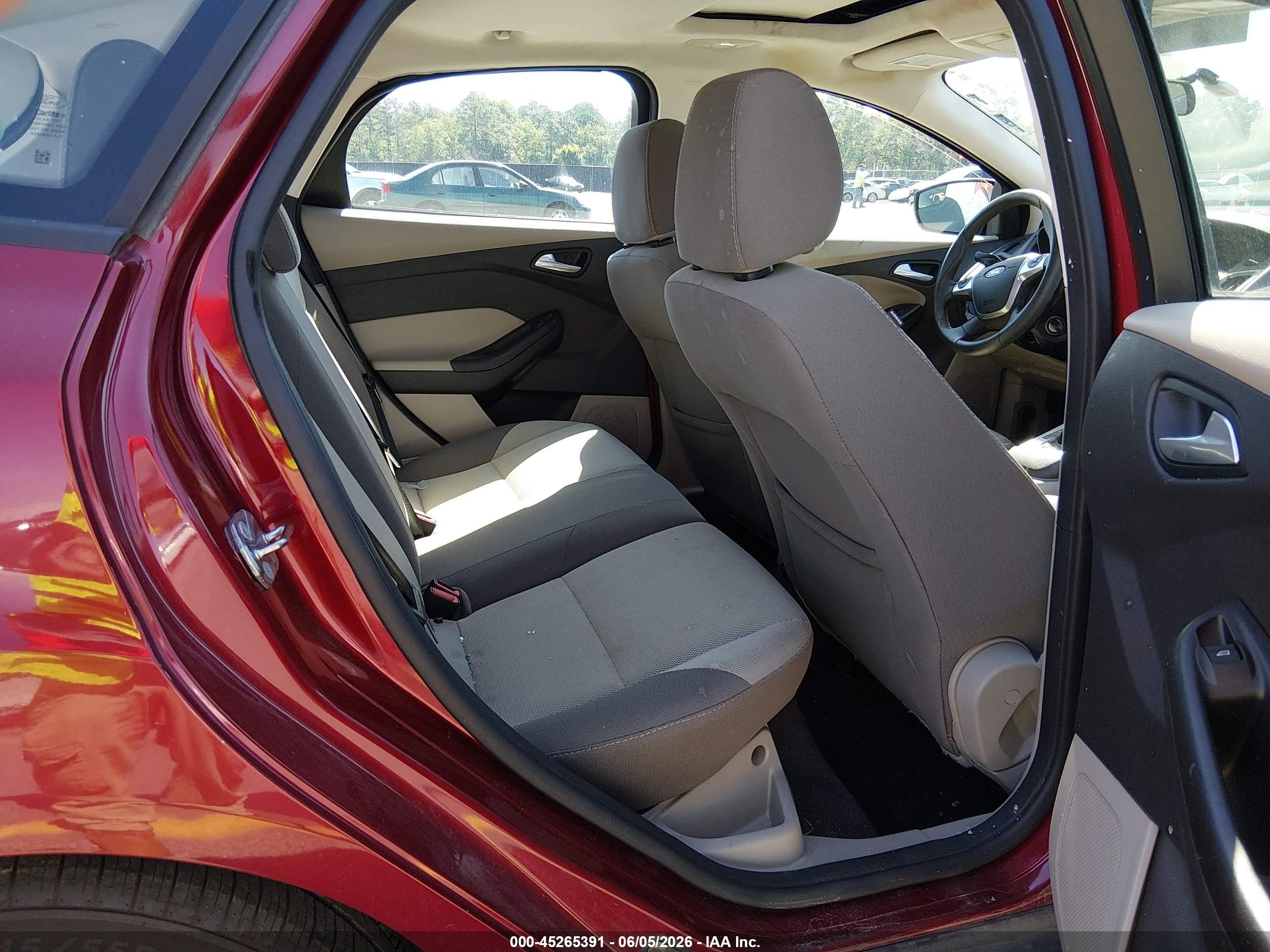 2014 Ford Focus Se Red vin: 1FADP3K24EL416576