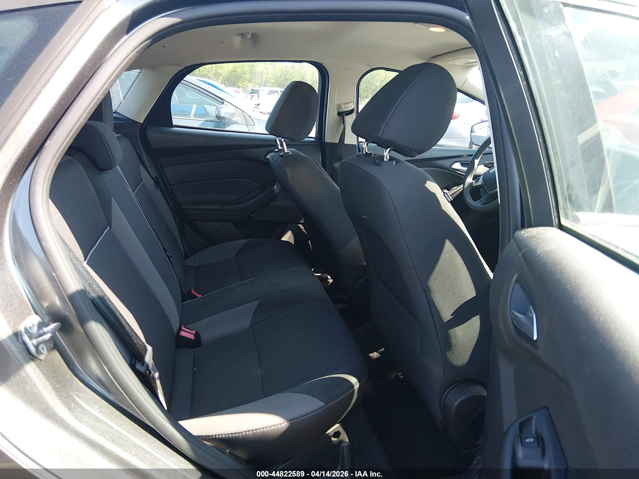 2014 Ford Focus Se Gray vin: 1FADP3K24EL435872