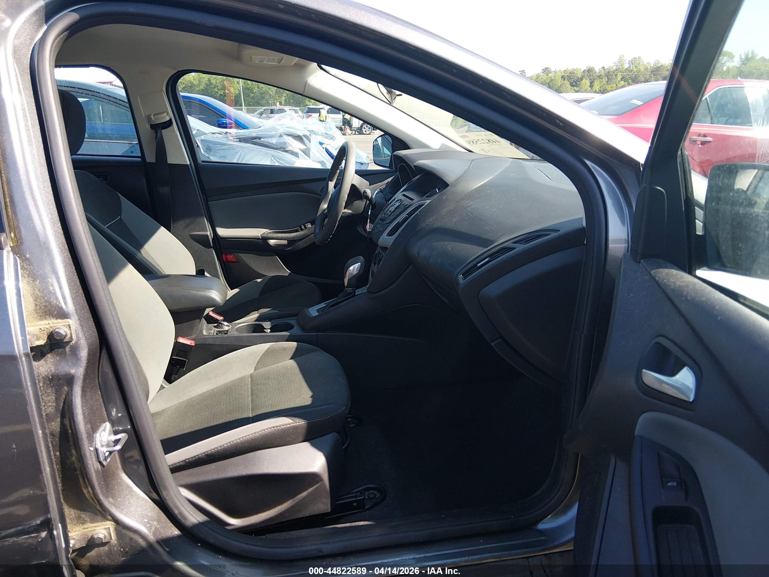 2014 Ford Focus Se Gray vin: 1FADP3K24EL435872