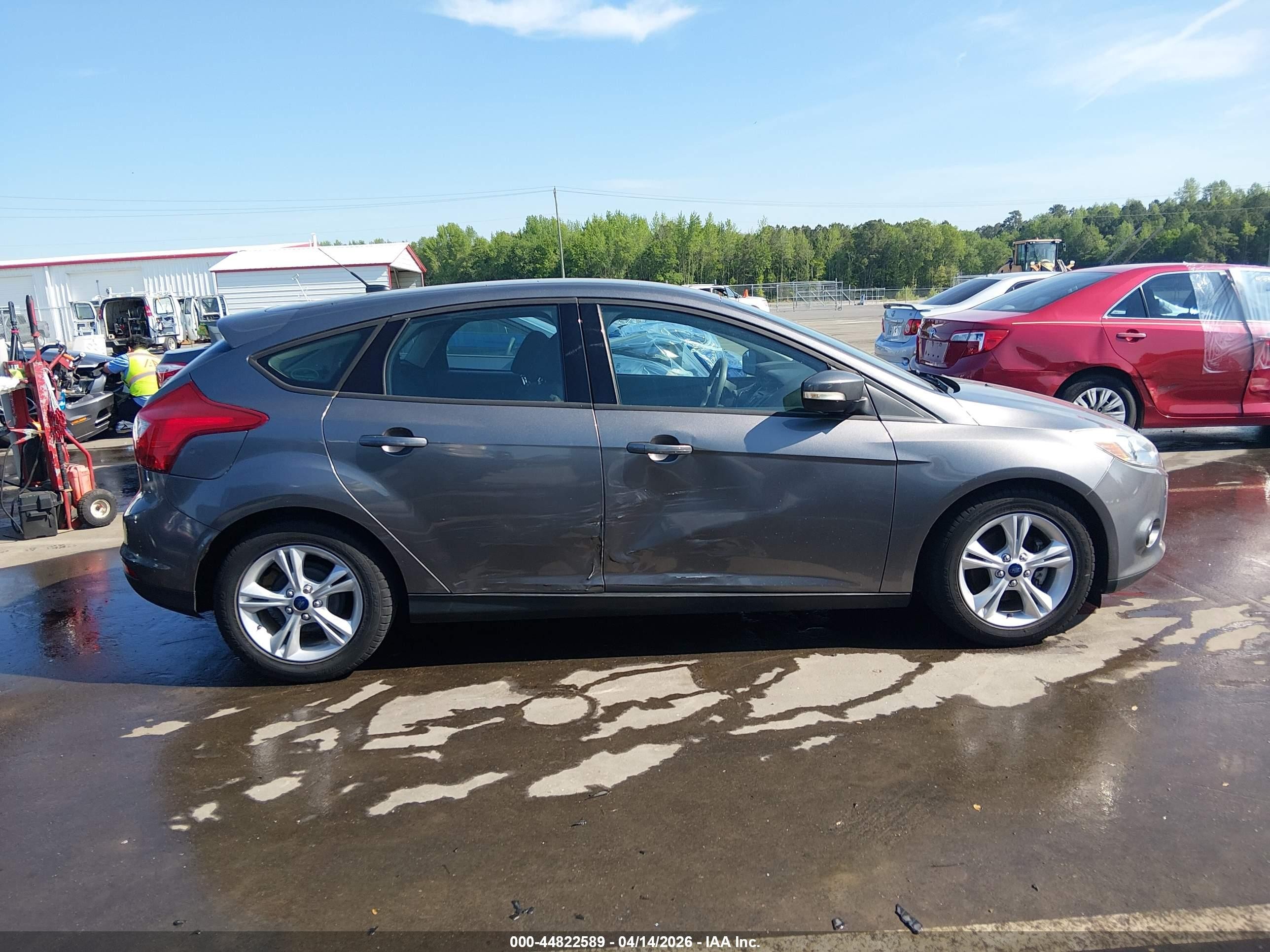 2014 Ford Focus Se Gray vin: 1FADP3K24EL435872