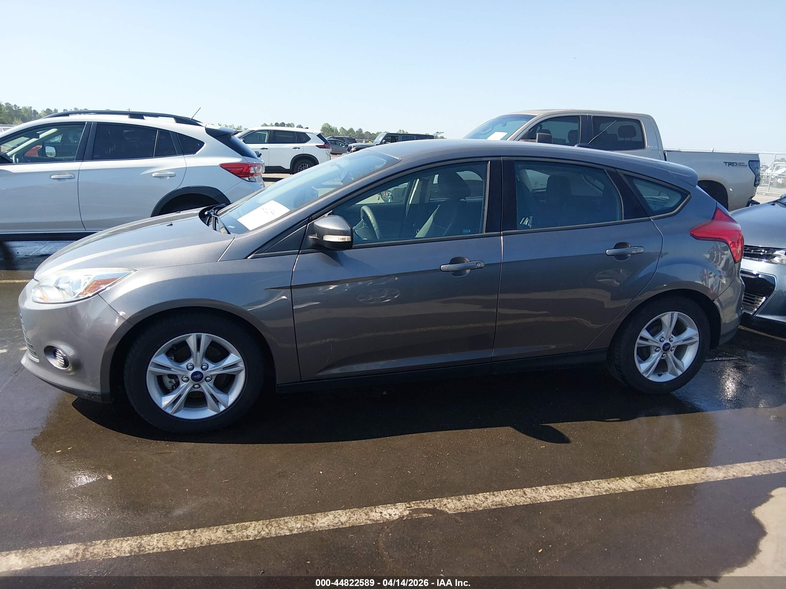 2014 Ford Focus Se Gray vin: 1FADP3K24EL435872