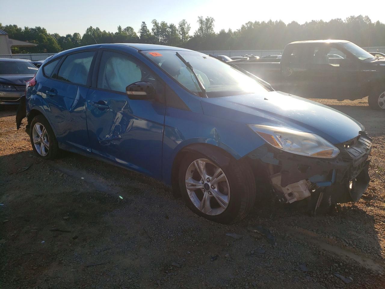 2014 Ford Focus Se Blue vin: 1FADP3K24EL437217