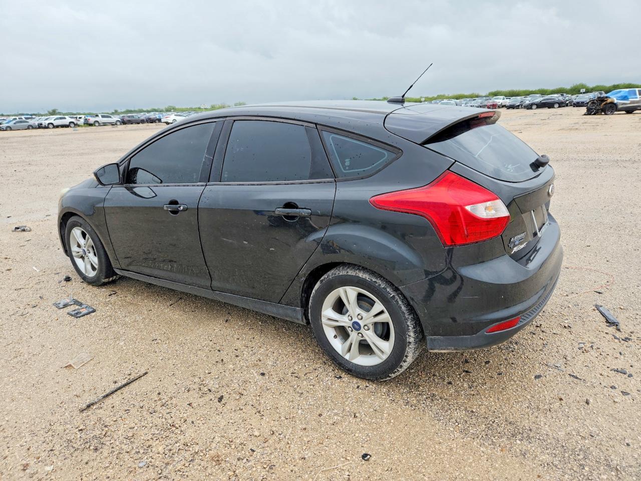 2014 Ford Focus Se Черный vin: 1FADP3K24EL440618