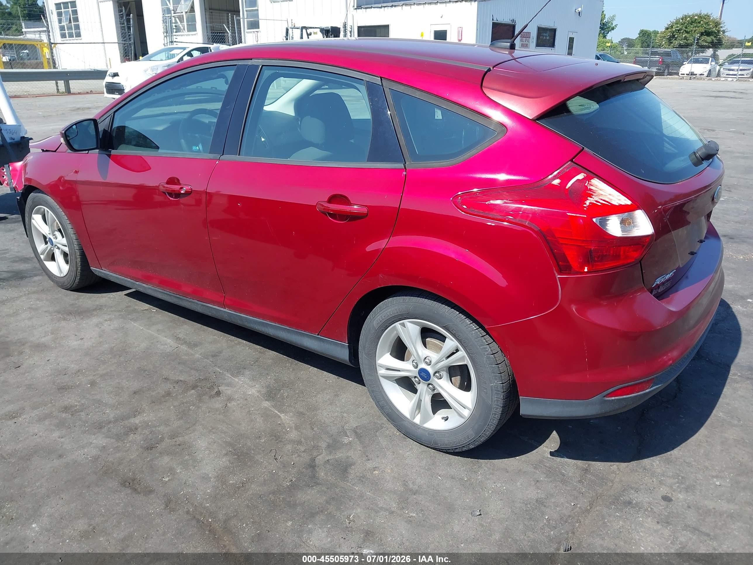 2014 Ford Focus Se Red vin: 1FADP3K24EL447066