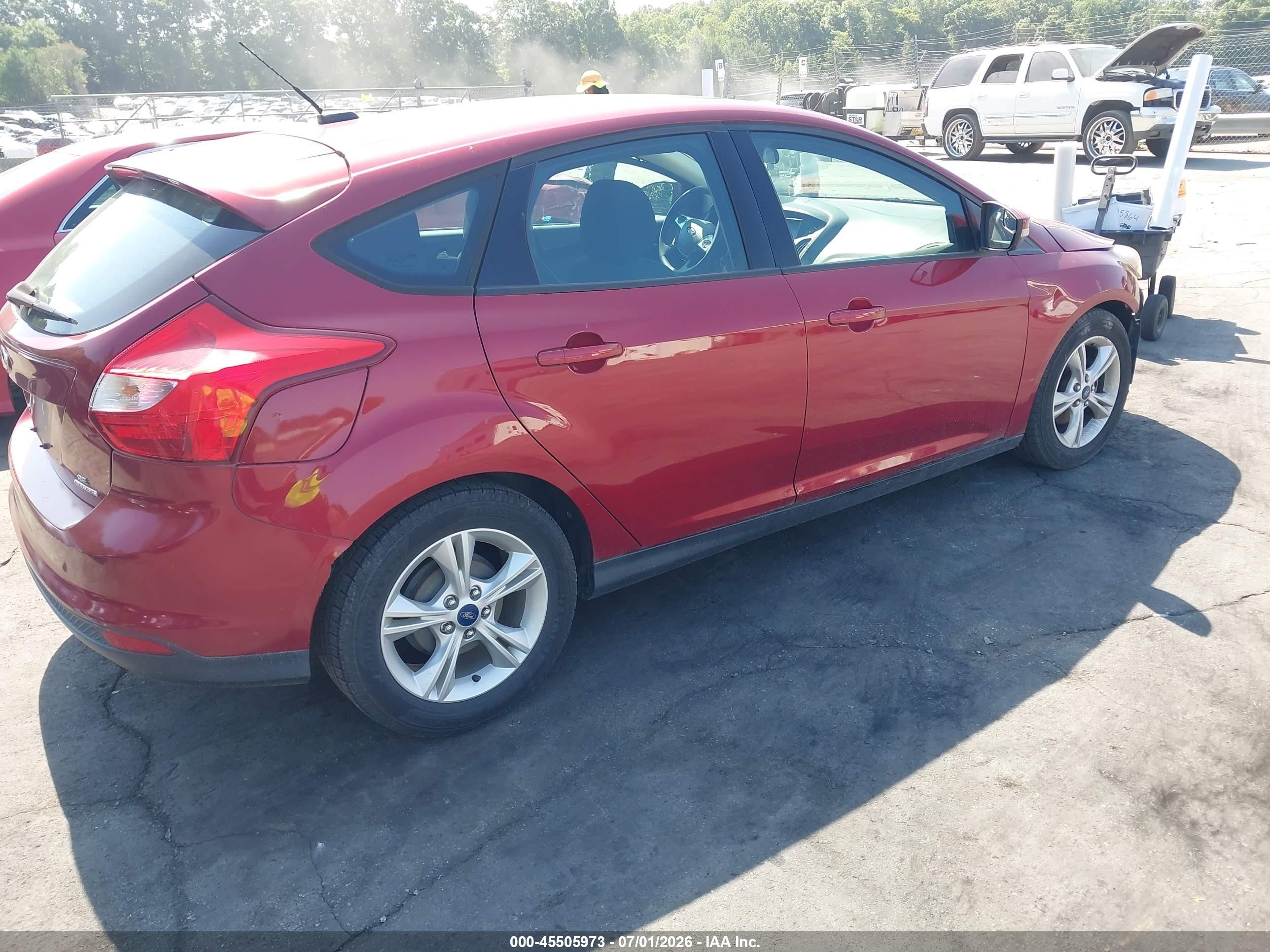 2014 Ford Focus Se Red vin: 1FADP3K24EL447066
