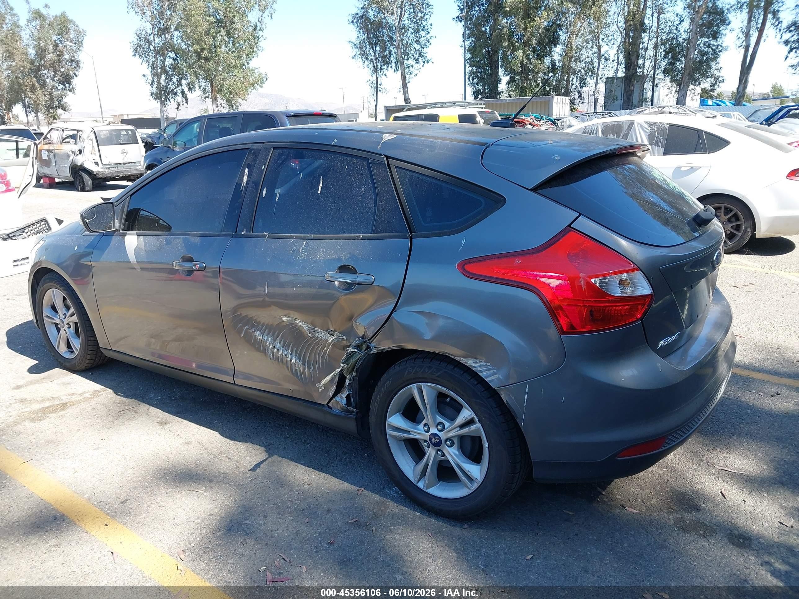 2014 Ford Focus Se Gray vin: 1FADP3K24EL453353
