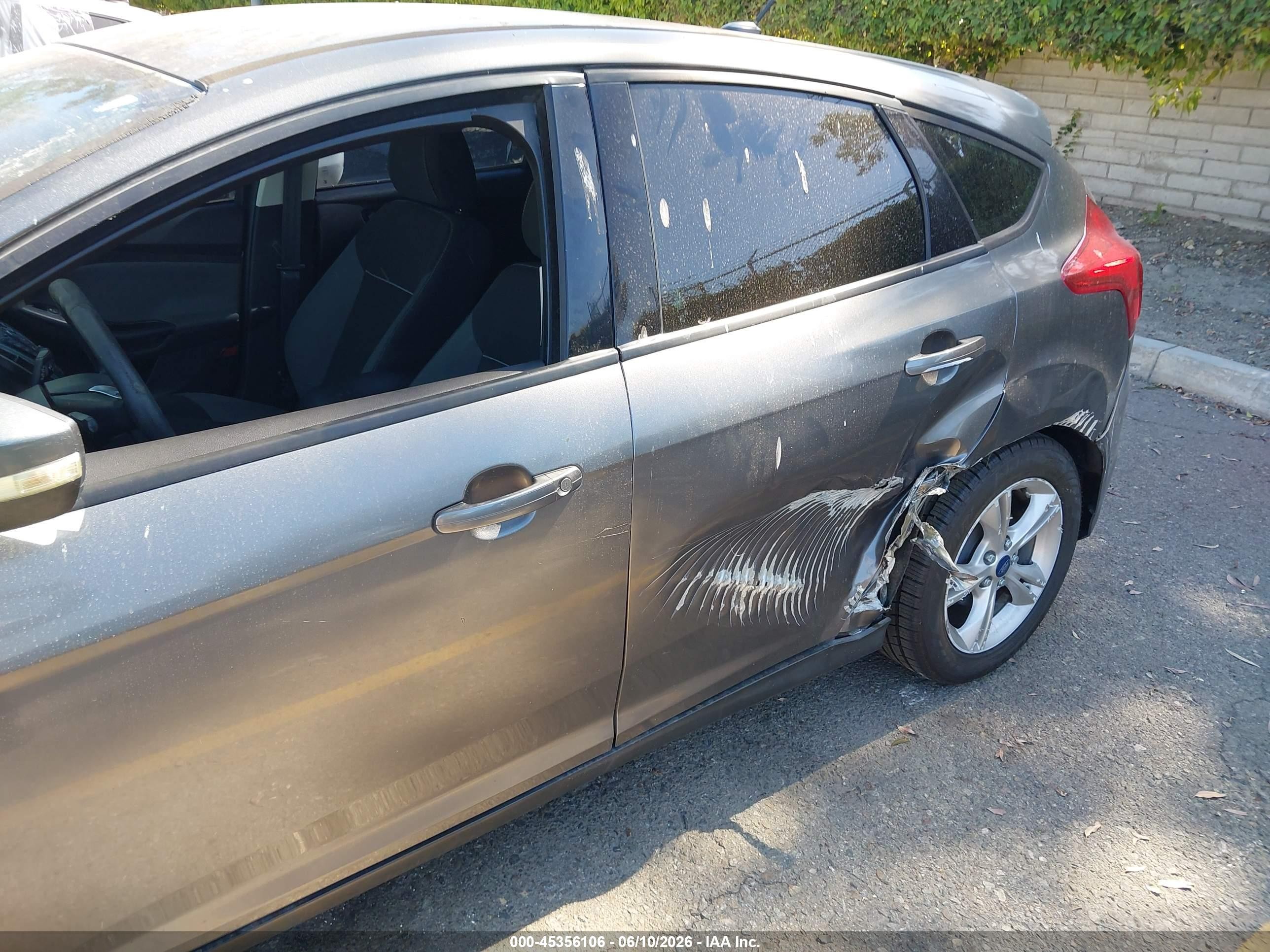 2014 Ford Focus Se Gray vin: 1FADP3K24EL453353