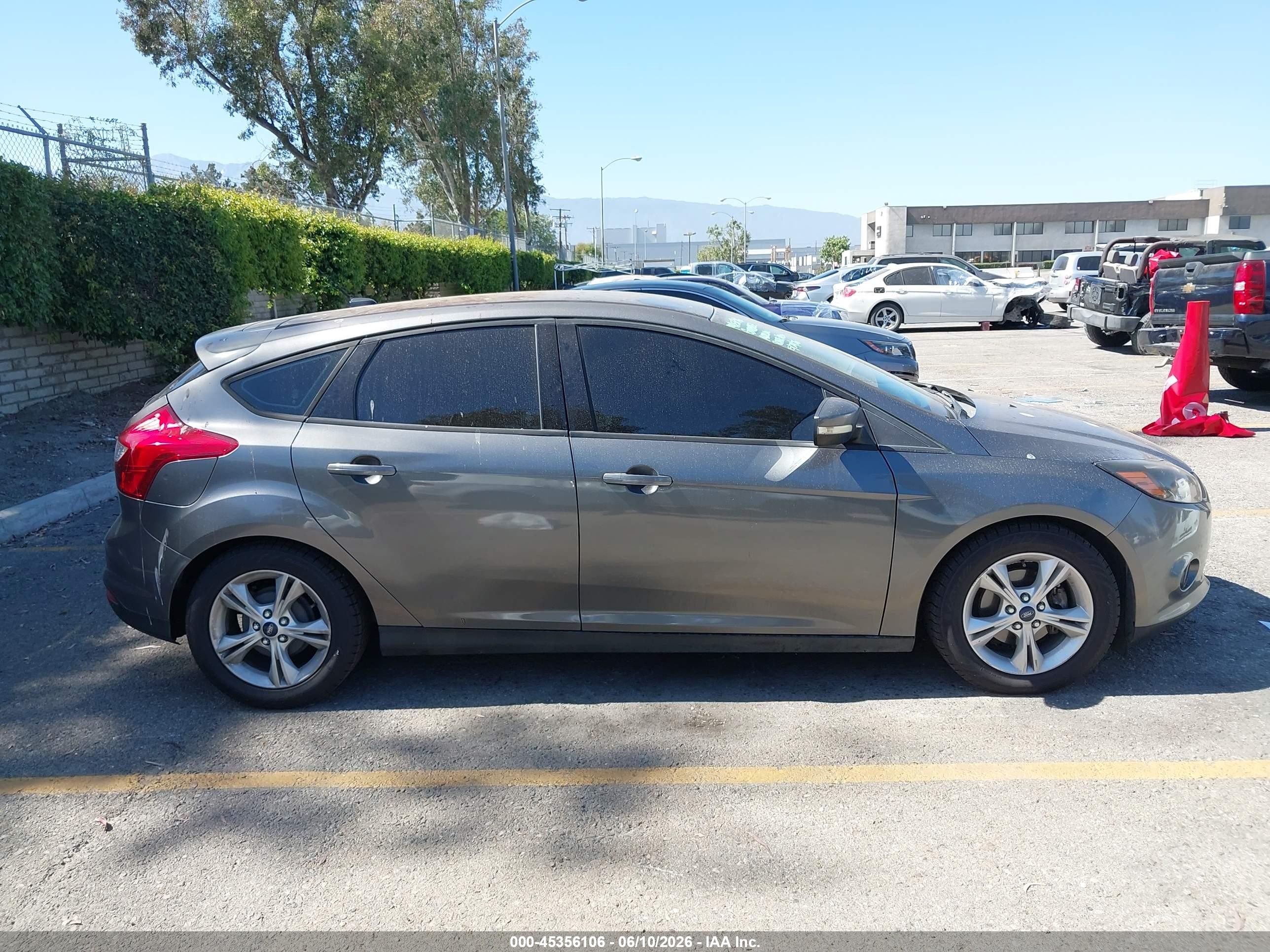 2014 Ford Focus Se Gray vin: 1FADP3K24EL453353