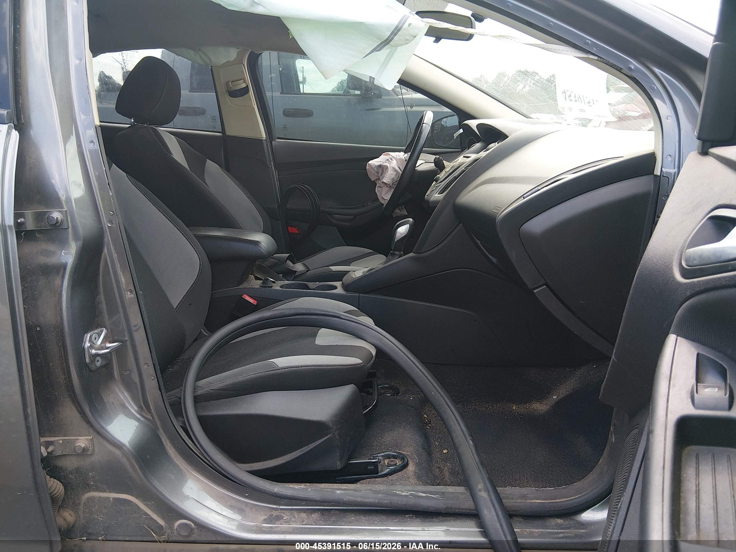 2014 Ford Focus Se Gray vin: 1FADP3K24EL457127