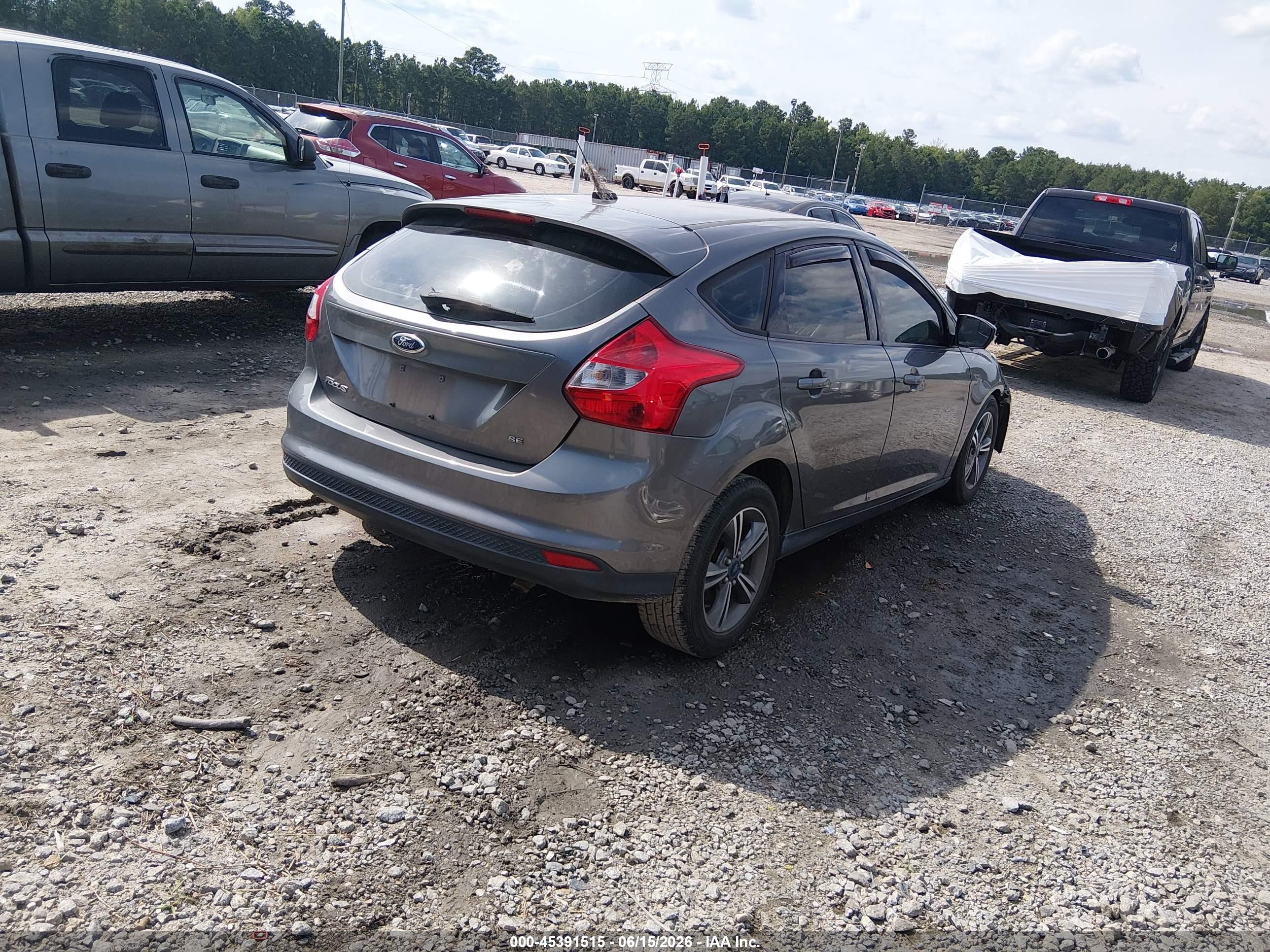 2014 Ford Focus Se Gray vin: 1FADP3K24EL457127