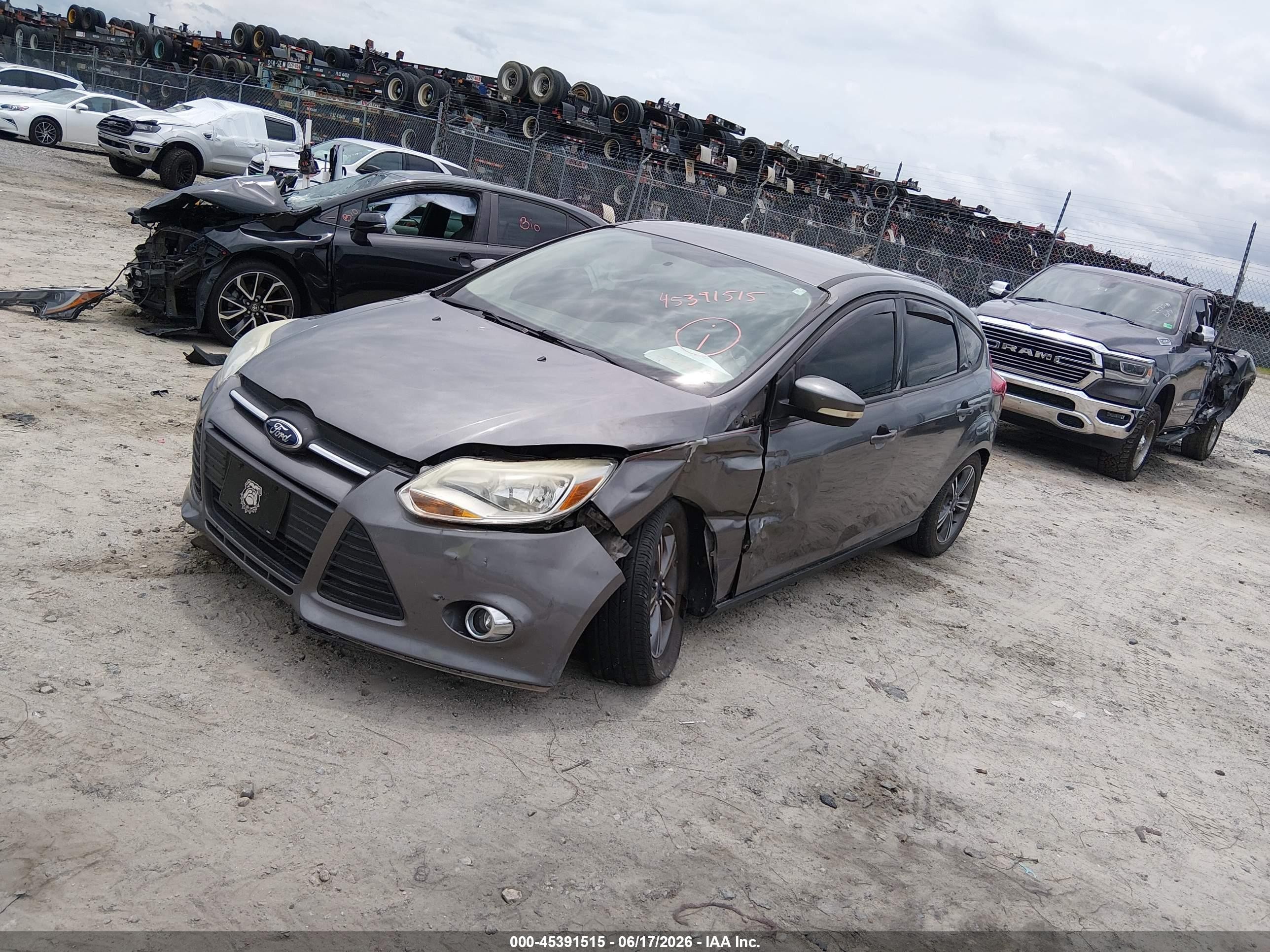 2014 Ford Focus Se Gray vin: 1FADP3K24EL457127