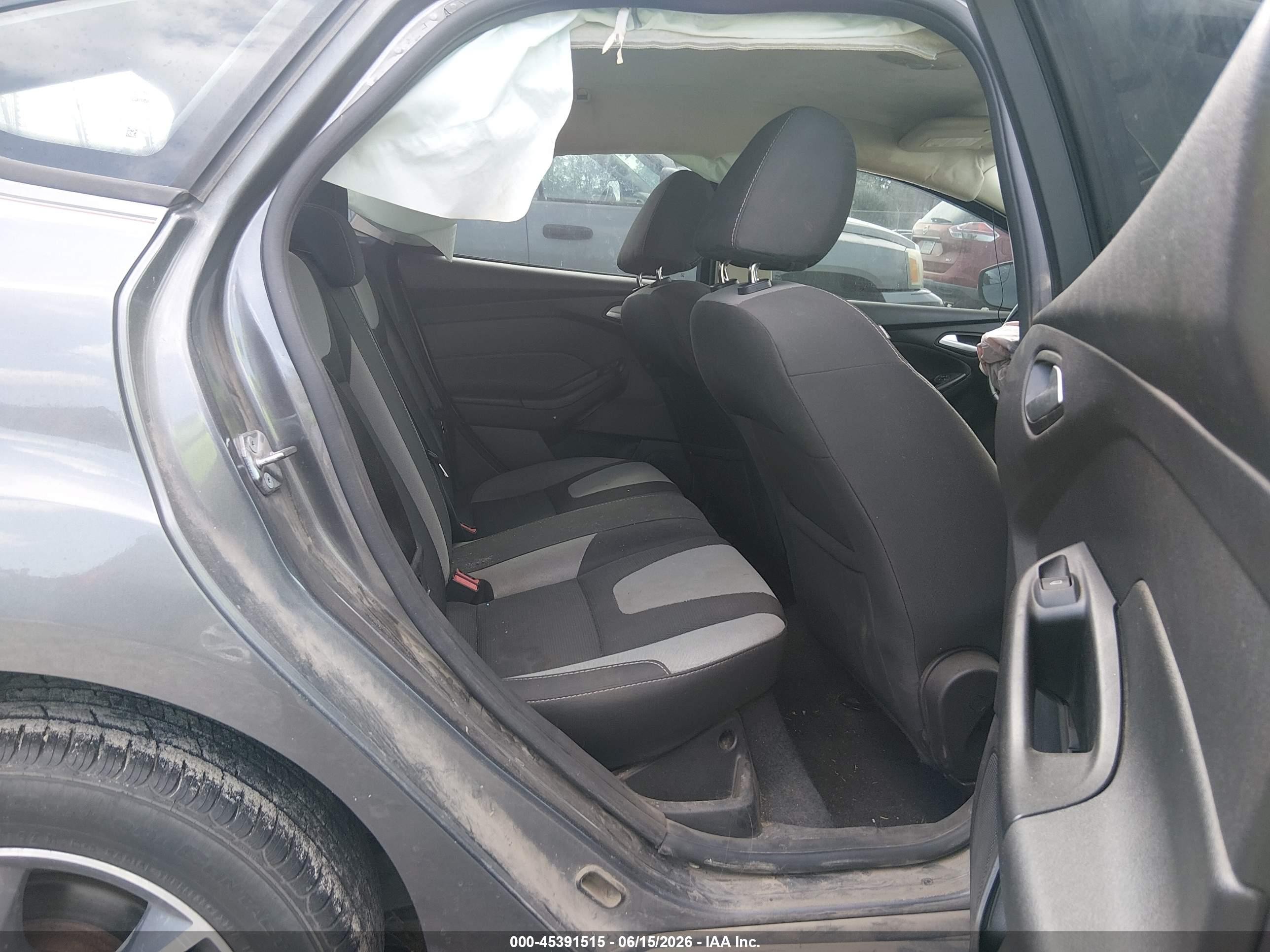 2014 Ford Focus Se Gray vin: 1FADP3K24EL457127