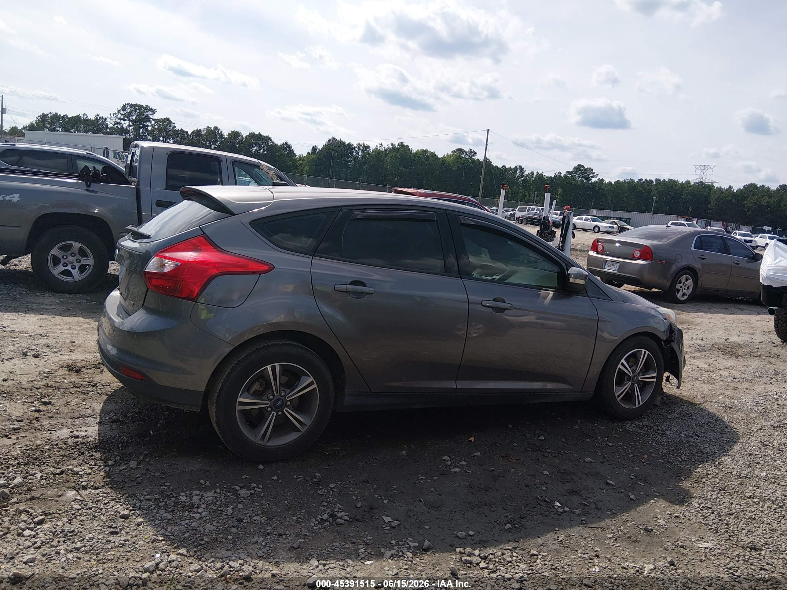2014 Ford Focus Se Gray vin: 1FADP3K24EL457127