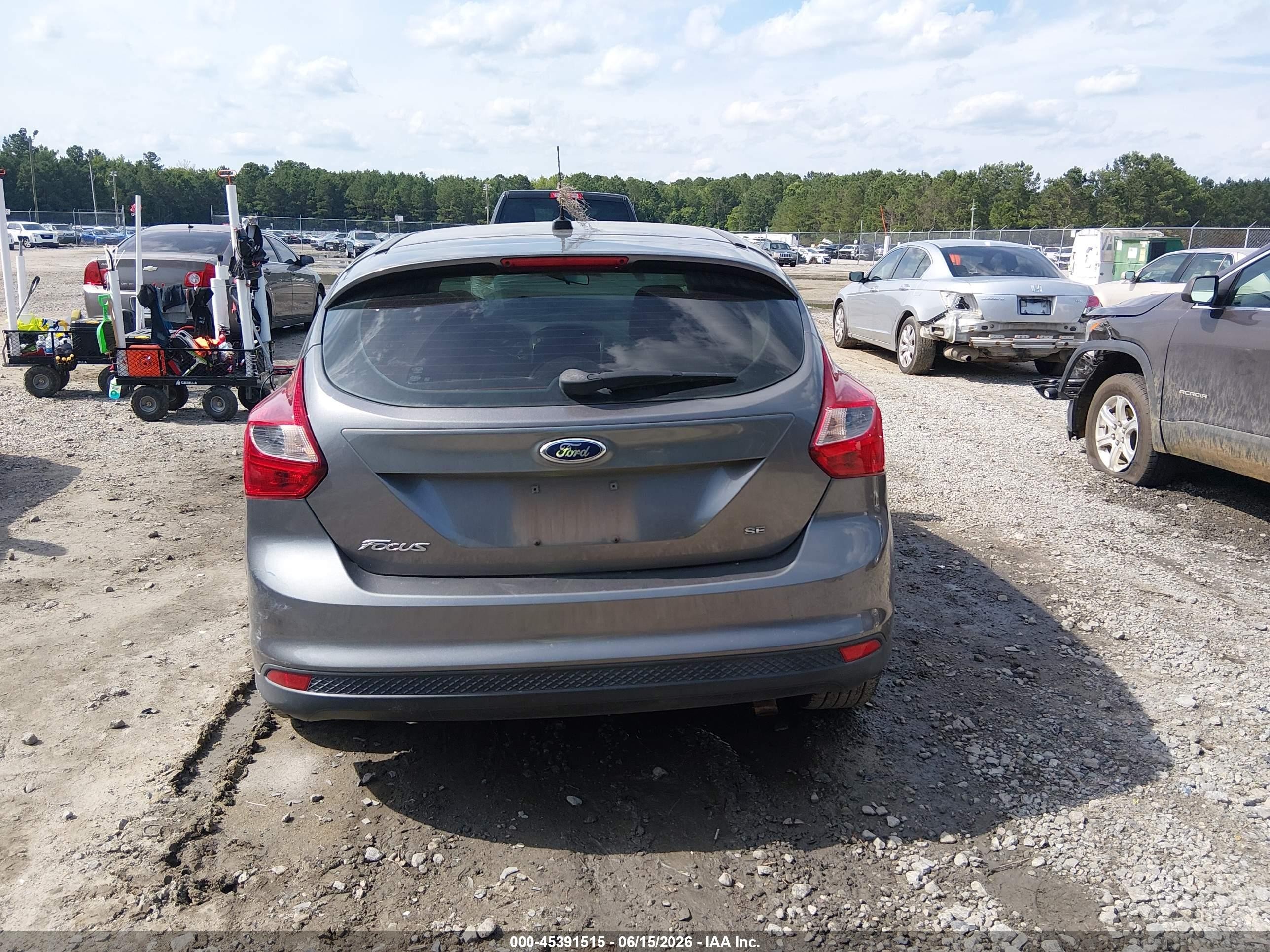 2014 Ford Focus Se Gray vin: 1FADP3K24EL457127