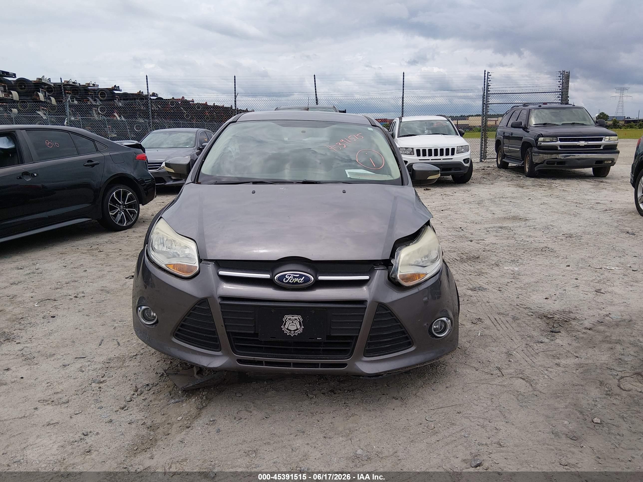 2014 Ford Focus Se Gray vin: 1FADP3K24EL457127