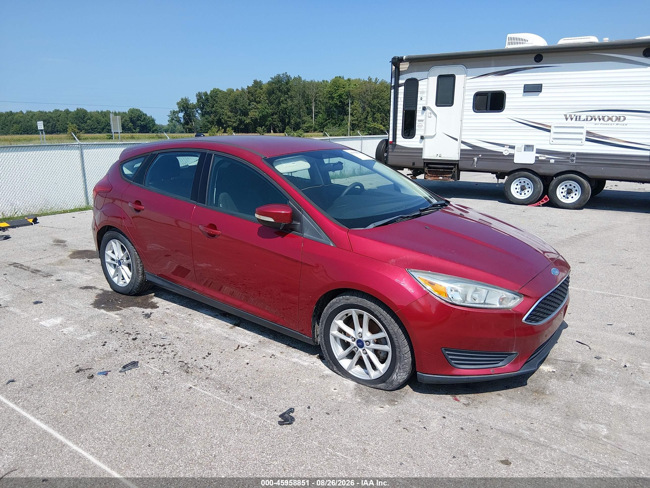 2015 Ford Focus Se Red vin: 1FADP3K24FL209137