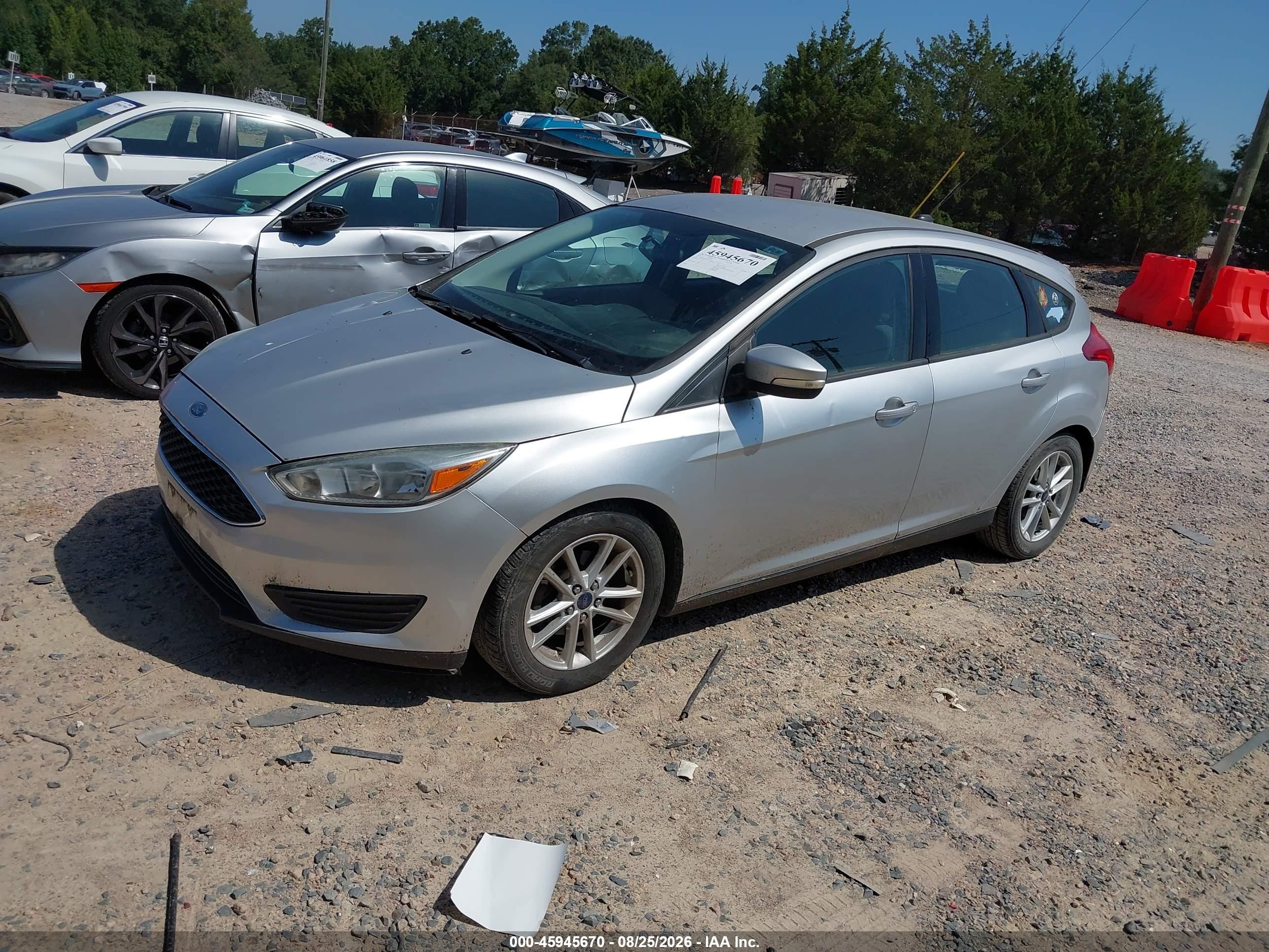 2015 Ford Focus Se Silver vin: 1FADP3K24FL223250