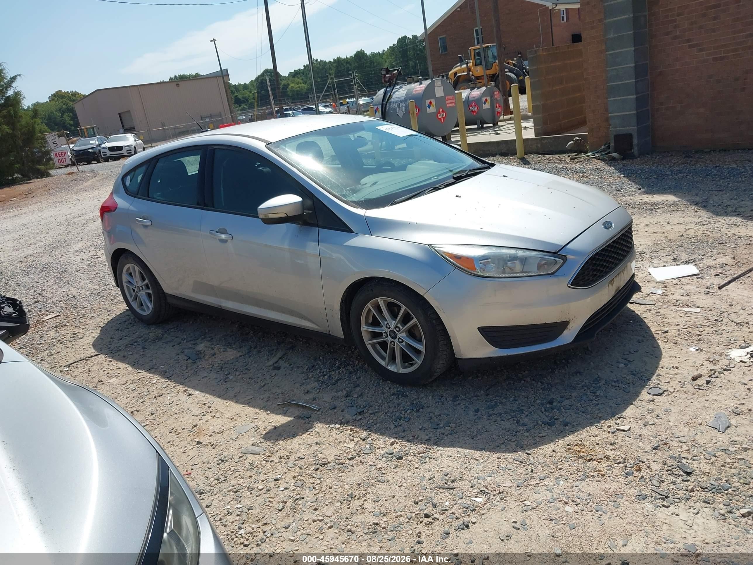2015 Ford Focus Se Silver vin: 1FADP3K24FL223250