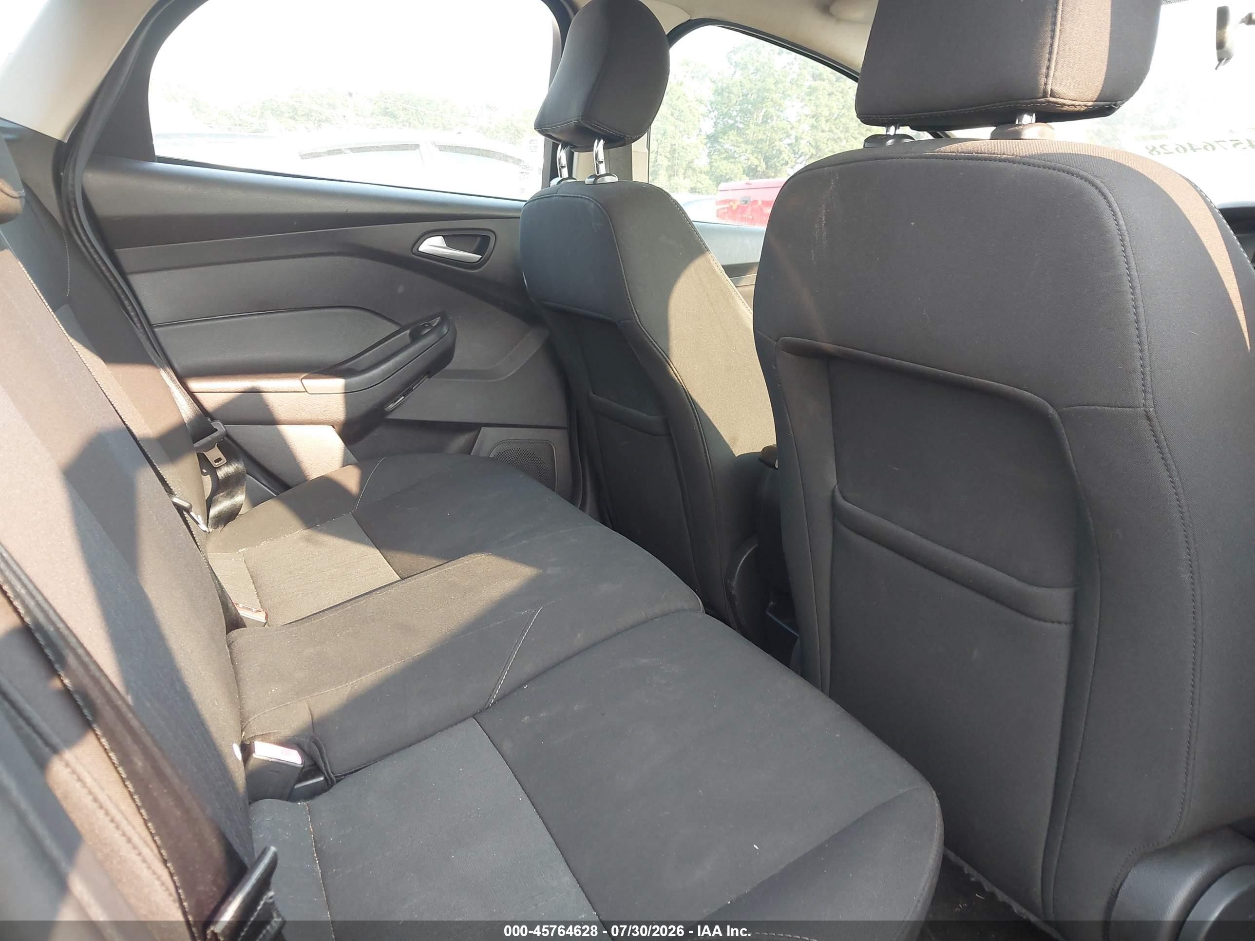 2015 Ford Focus Se Gray vin: 1FADP3K24FL223782