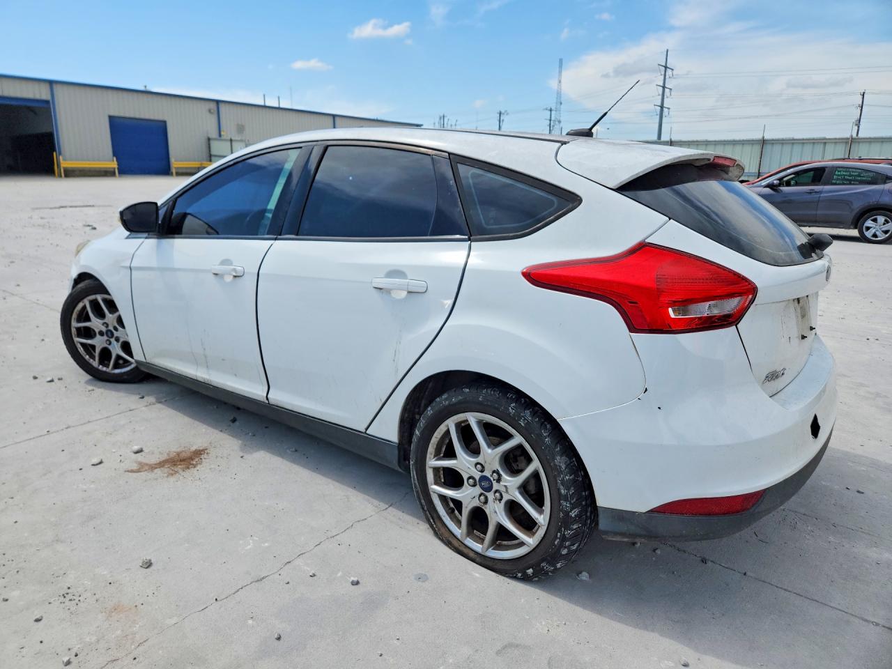 2015 Ford Focus Se White vin: 1FADP3K24FL232577