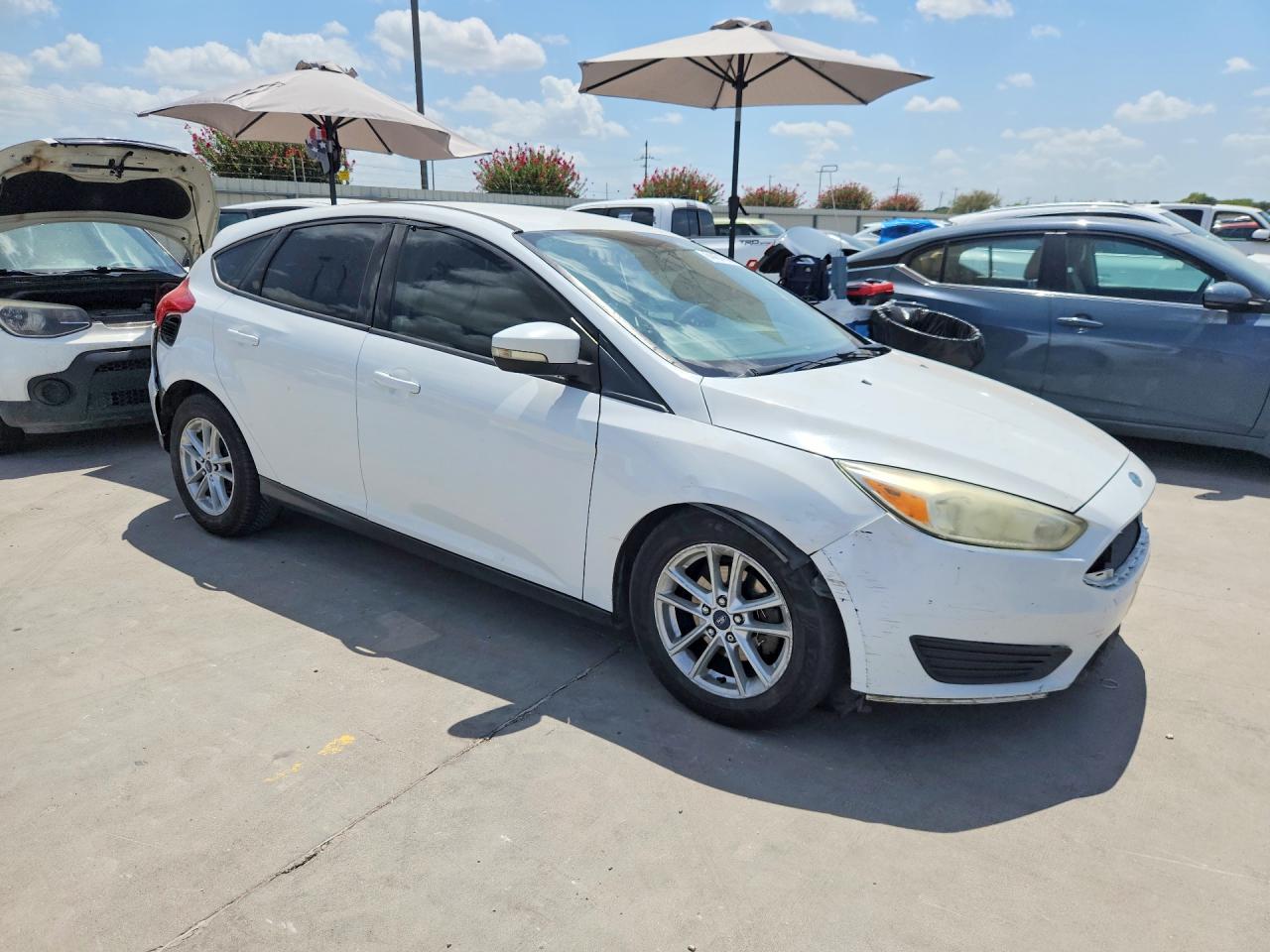 2015 Ford Focus Se Белый vin: 1FADP3K24FL262890