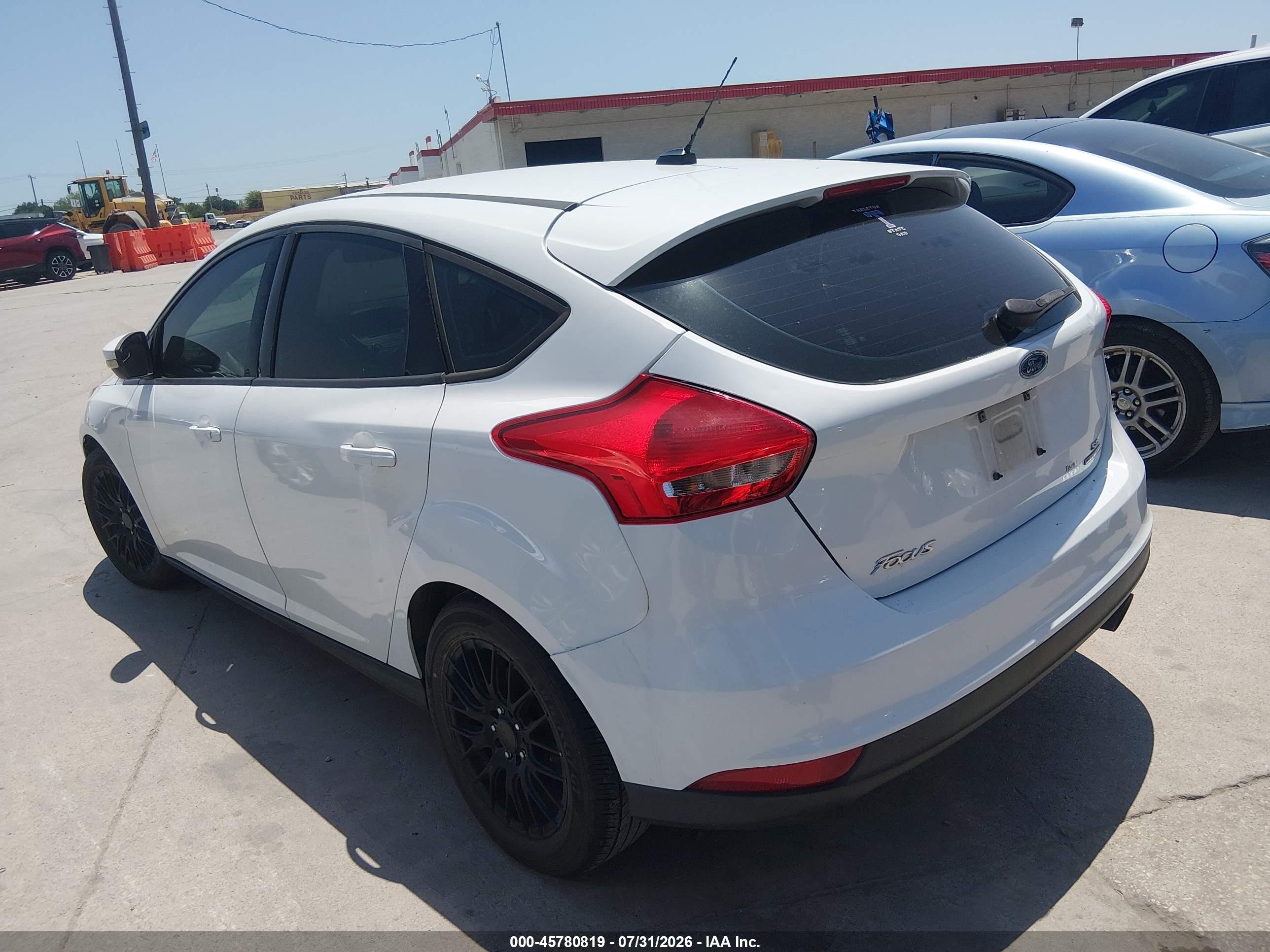 2015 Ford Focus Se White vin: 1FADP3K24FL271069