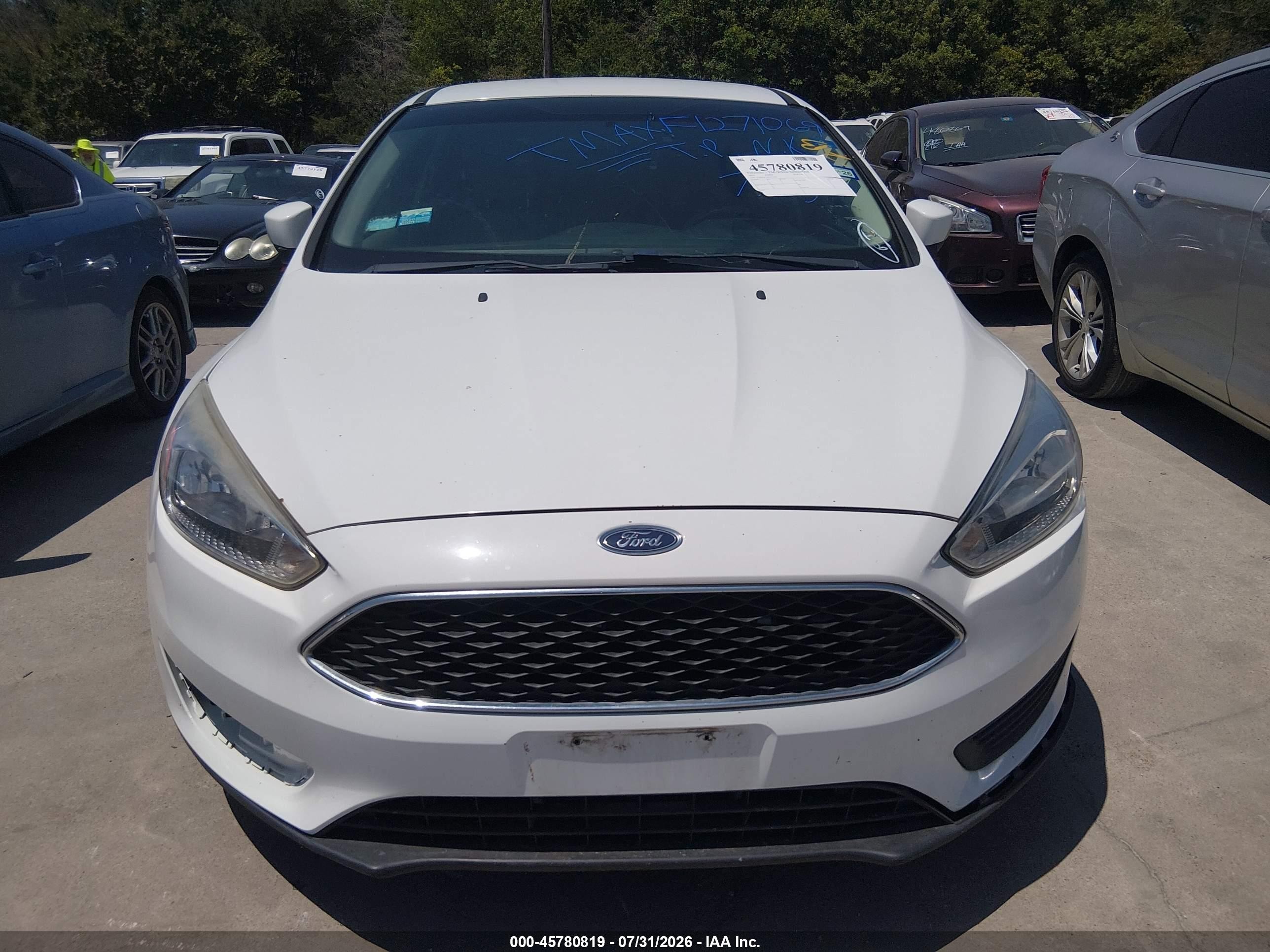 2015 Ford Focus Se White vin: 1FADP3K24FL271069