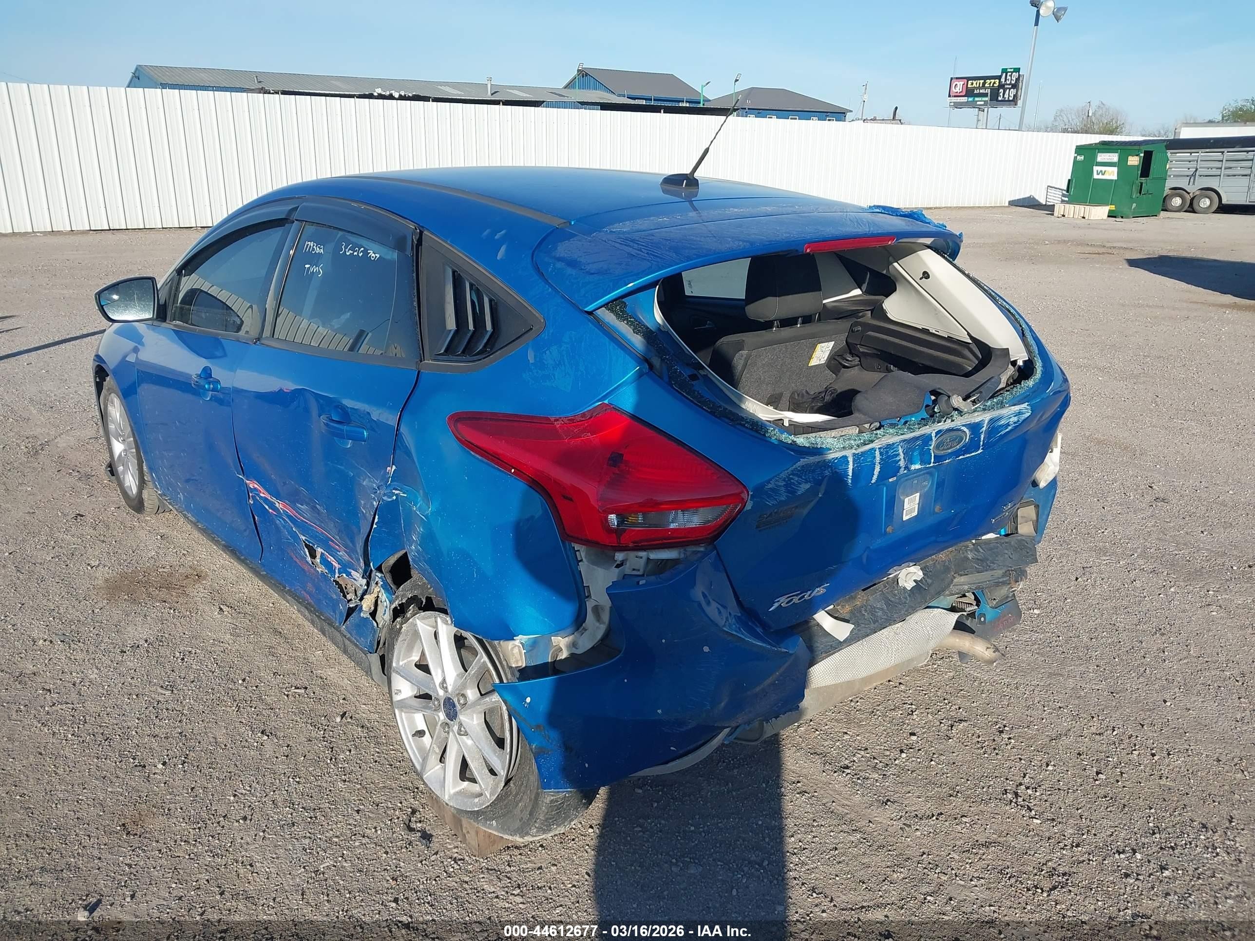 2015 Ford Focus Se Blue vin: 1FADP3K24FL282007